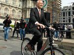 Bixi post - Mayor-Tremblay-Bixi-Montreal table