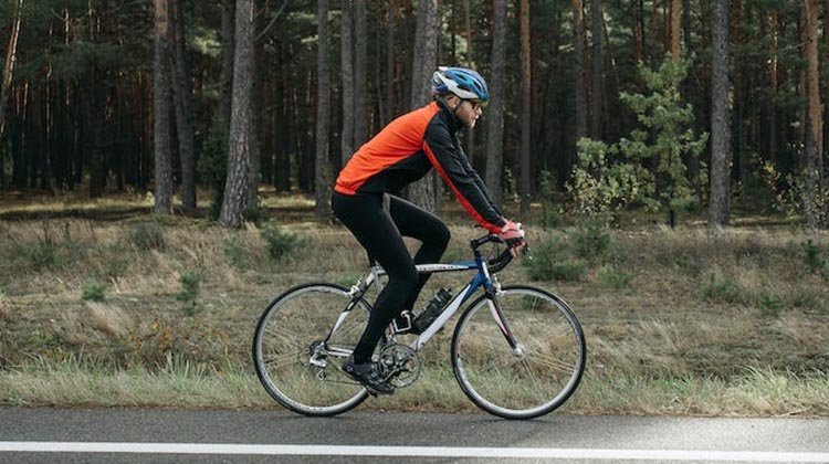 When you're enjoying a fast bike ride in a beautiful setting, having an easy-to-use bike computer really does enhance the experience, Garmin Edge 540 vs 840 vs 540
